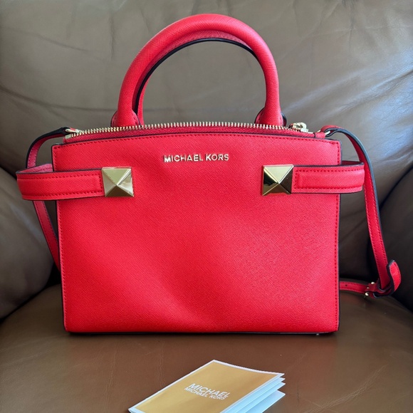 Michael Kors hand bag - Picture 1 of 5